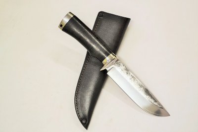 Нож Бобр-2 из стали 9ХС со следами ковки с рукоятью из кожи
