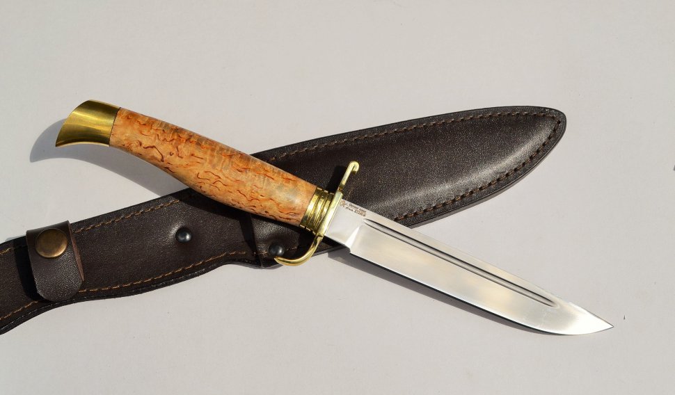 Нож Финка НКВД №9 реплика из стали Х12МФ, рукоять из карельской березы с латунью