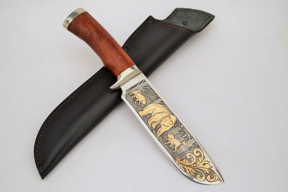 Нож Буйвол из стали Х12МФ с позолотой и гравировкой, рукоять из дерева бубинга, литье мельхиор