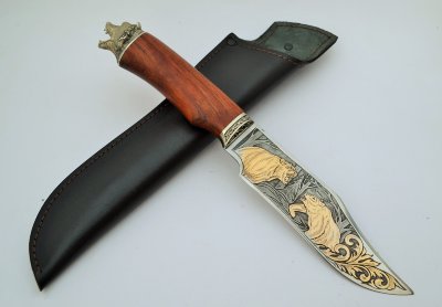 Нож Носорог из стали Х12МФ с позолотой и гравировкой, рукоять дерево бубинго, литье мельхиор