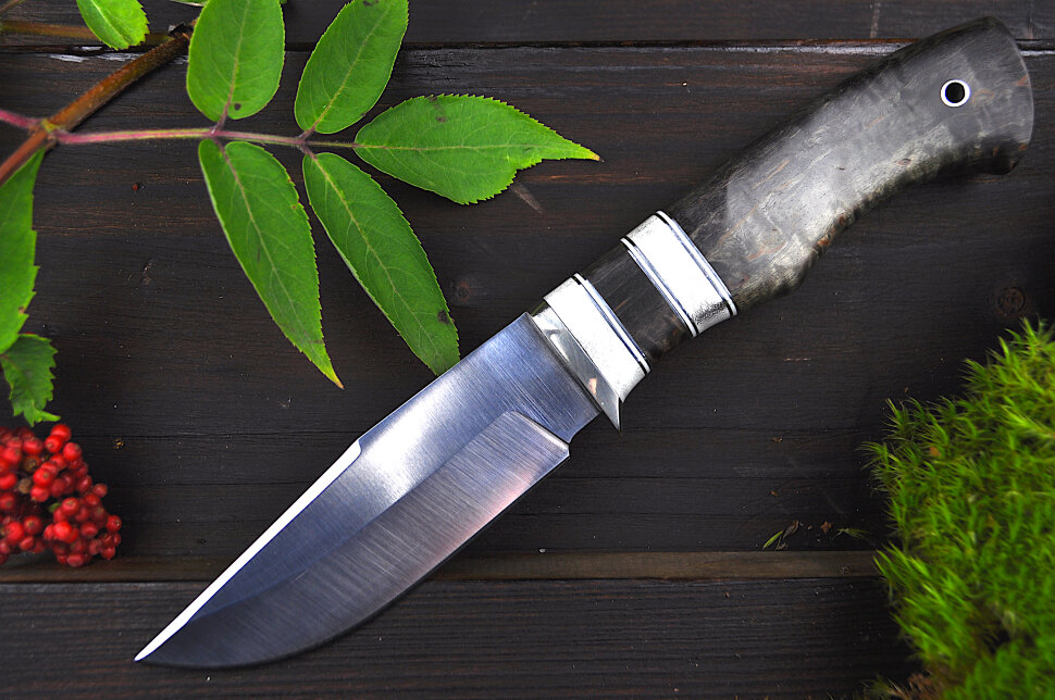 Нож Барсук, сталь N690, рукоять стабилизированное дерево, вставки G10, мельхиор, полировка клинка "сатин"