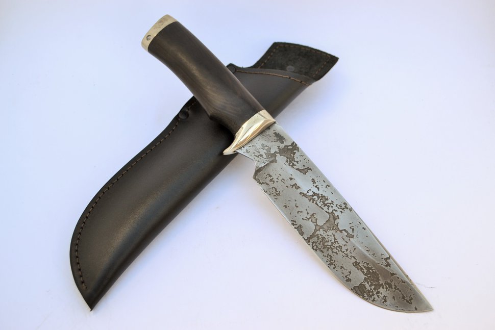 Нож Орел из стали Х12МФ с гравировкой под старину, рукоять из дерева граб с литьем из мельхиора