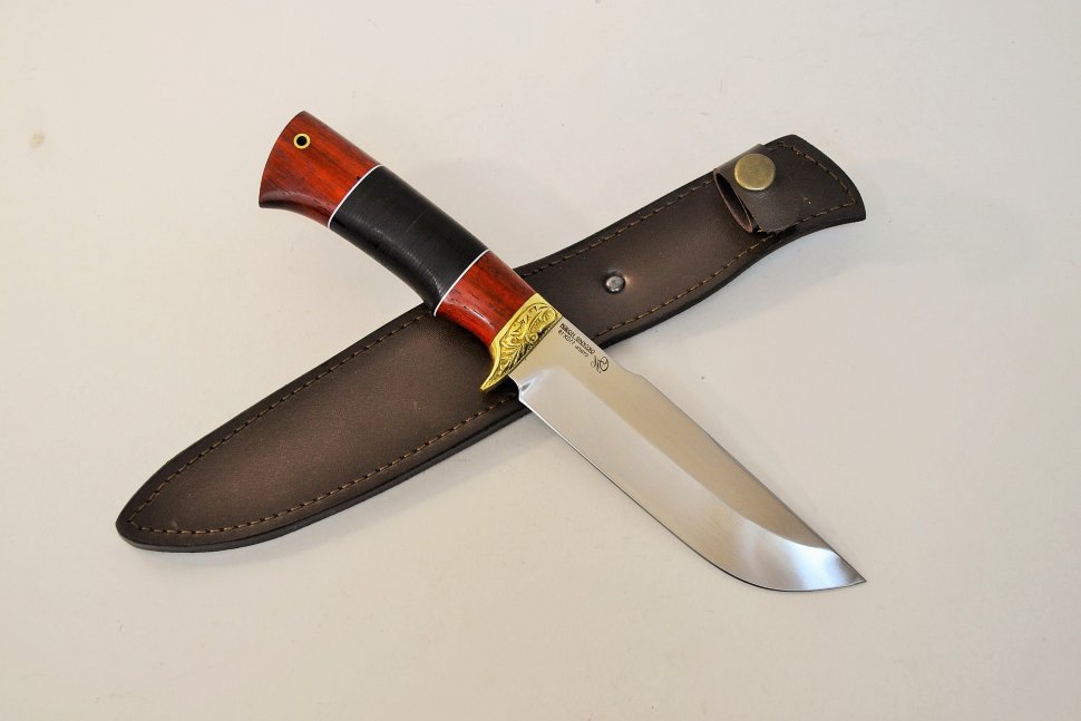 Нож Бобр-2 из нержавеющей стали 110х18, рукоять дерево падук, кожа, латунь