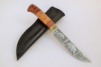 Нож Ирбис из стали 95Х18 с гравировкой, рукоять из дерева сапели с берестой