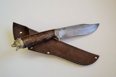Нож Беркут из дамасской стали, рукоять из стабилизированного дерева с мельхиором